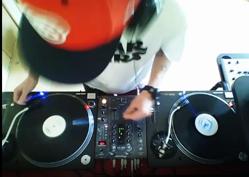 dj soulTnuts photo turntables_zpstys5lvbb.jpg