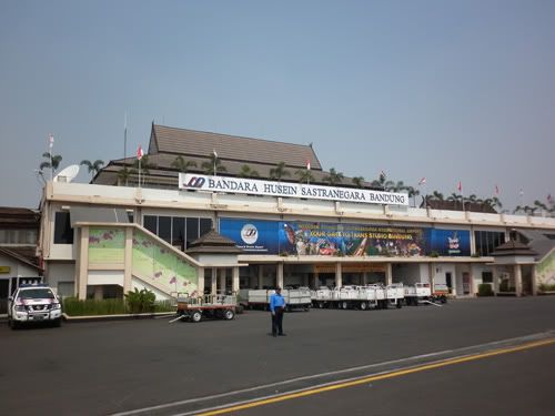 bandara husein sastranegara 
