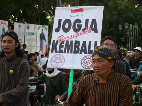 Karnaval Budaya 62 Tahun Jogja Kembali Karnaval Budaya 62 Tahun Jogja Kembali