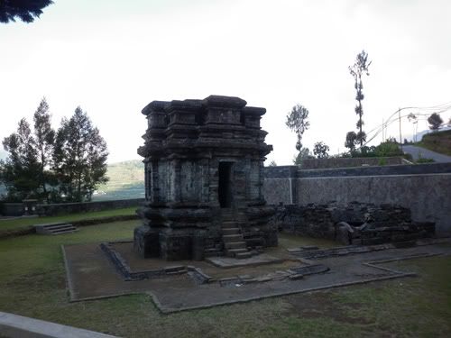 Komplek Candi Gatotkaca Komplek Candi Gatotkaca