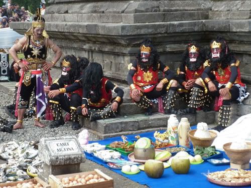 Dieng Culture Festival 2011: Potong Rambut Gimbal