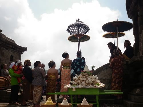 Dieng Culture Festival 2011: Potong Rambut Gimbal