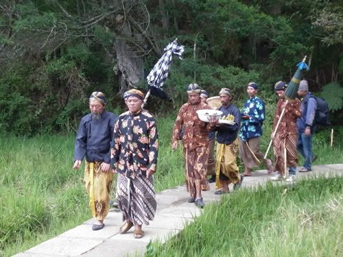 Dieng Culture Festival 2011: Larung Rambut Gimbal