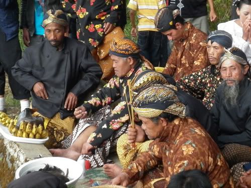 Dieng Culture Festival 2011: Larung Rambut Gimbal