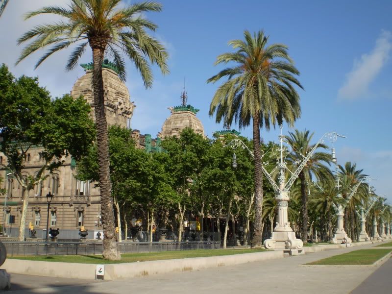 ArcdelTriumpf010.jpg Passeig de l'Arc del Triumpf picture by bibliotecaria2000