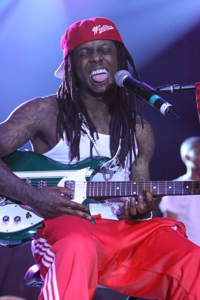 Lil Wayne Hot Revolver. DOWNLOAD: Lil Wayne - Hot