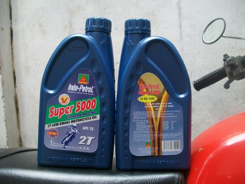 Dầu nhớt cho xe 2 thì giá bình dân, chỉ có 52 ngàn/chai Dầu nhớt cho xe 2 thì giá bình dân, chỉ có 52 ngàn/chai