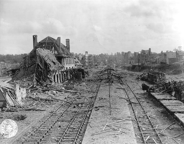 767px-Saint-LC3B4_Railway_station_destroyed.jpg