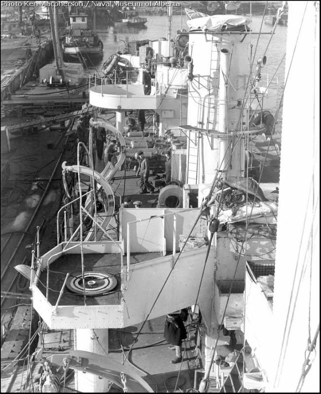 StLaurentH83deck-01.jpg