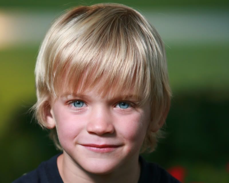 IMAGE: http://i107.photobucket.com/albums/m310/Red73_01/IMG_95518x10b.jpg