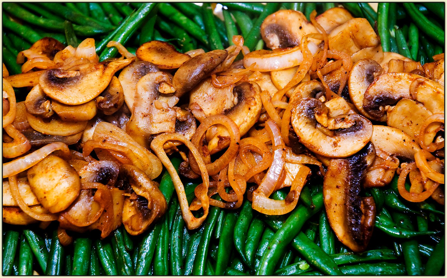 Green Beans with Sautéed Mushrooms