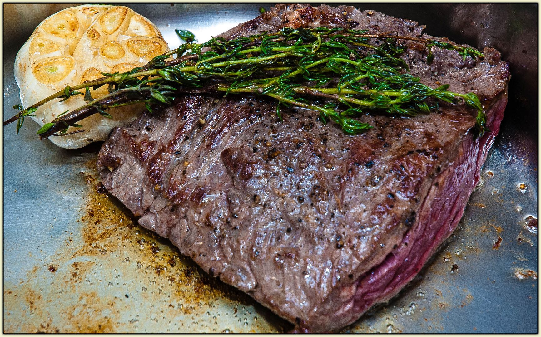 Skirt Steak with Garlic and Thyme