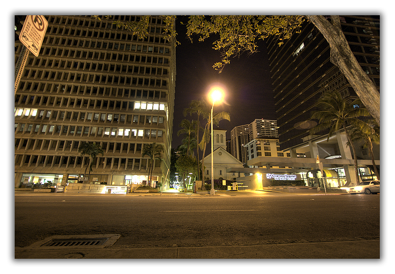 IMAGE: http://i107.photobucket.com/albums/m318/iNfEk/Canon%20XSi/HDR/IMG_1234.png